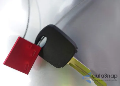 1999 Mercury Grand Marquis Gs из США, поврежденный, VIN 2MEFM74W5XX626563